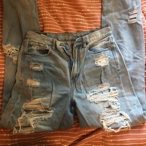 Distressed straight leg boyfriend jeans!